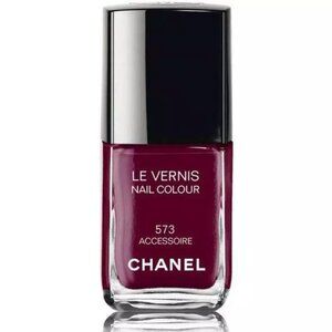 Chanel Le Vernis Nail Colour Polish .4 oz/13 ml New in Box - 573 Accessoire